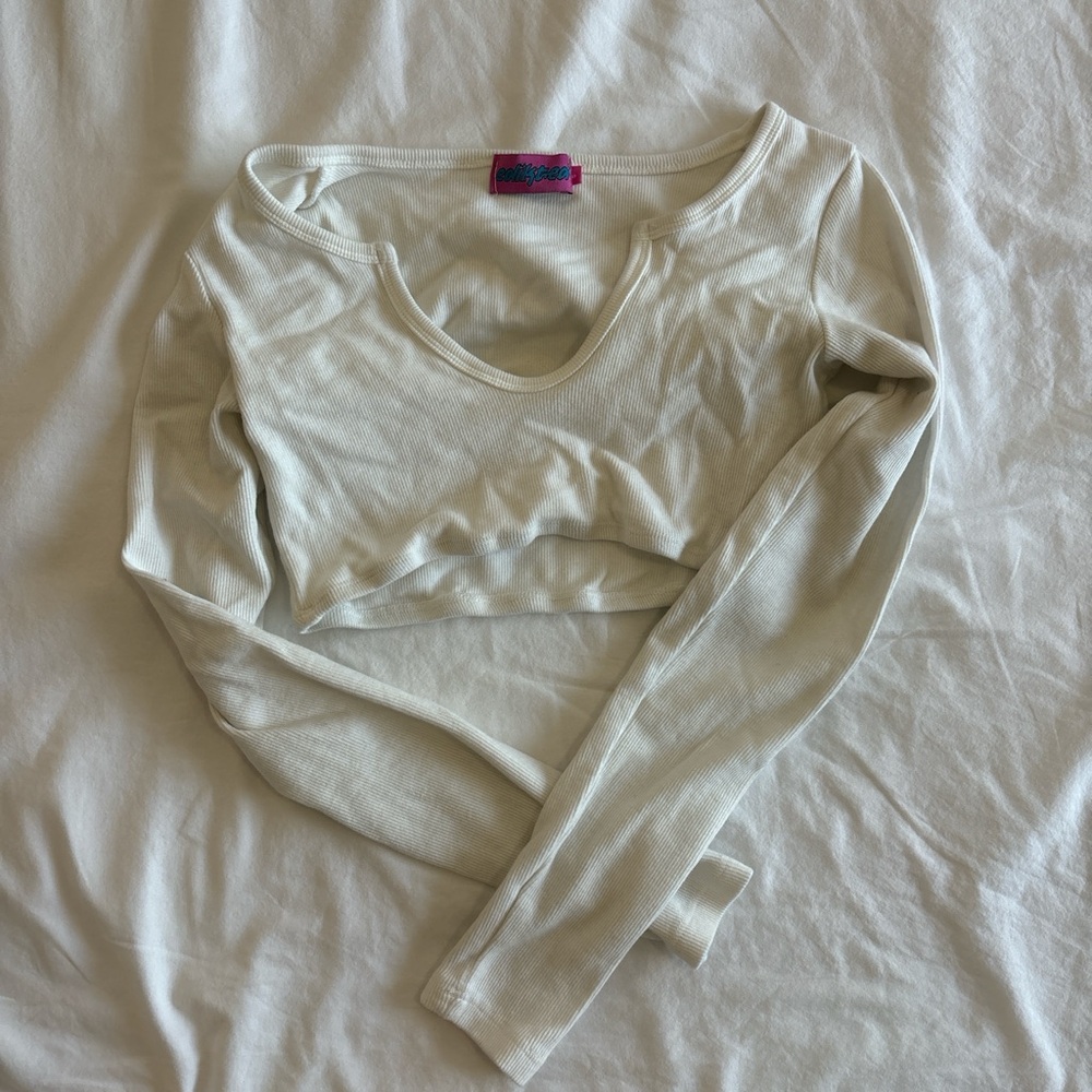 white cropped edikted top